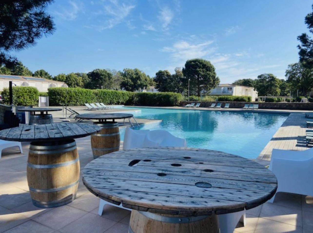 Fiori Di Cala Rossa Residence Hoteliere Lecci Eksteriør billede