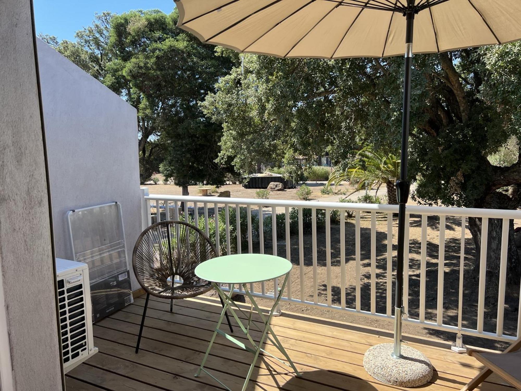 Fiori Di Cala Rossa Residence Hoteliere Lecci Eksteriør billede