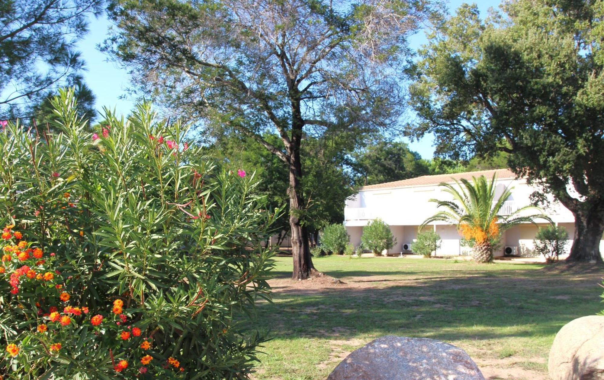 Fiori Di Cala Rossa Residence Hoteliere Lecci Eksteriør billede