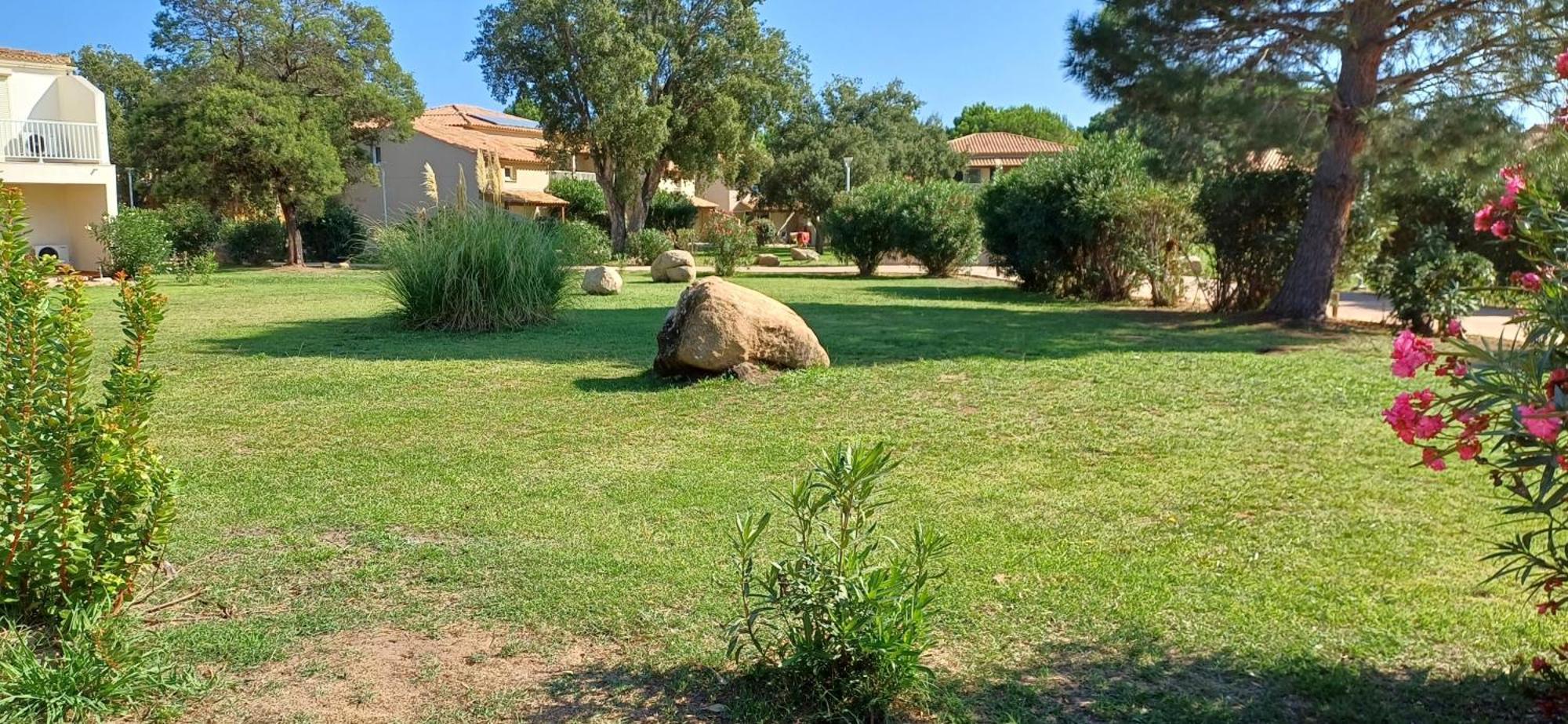 Fiori Di Cala Rossa Residence Hoteliere Lecci Eksteriør billede
