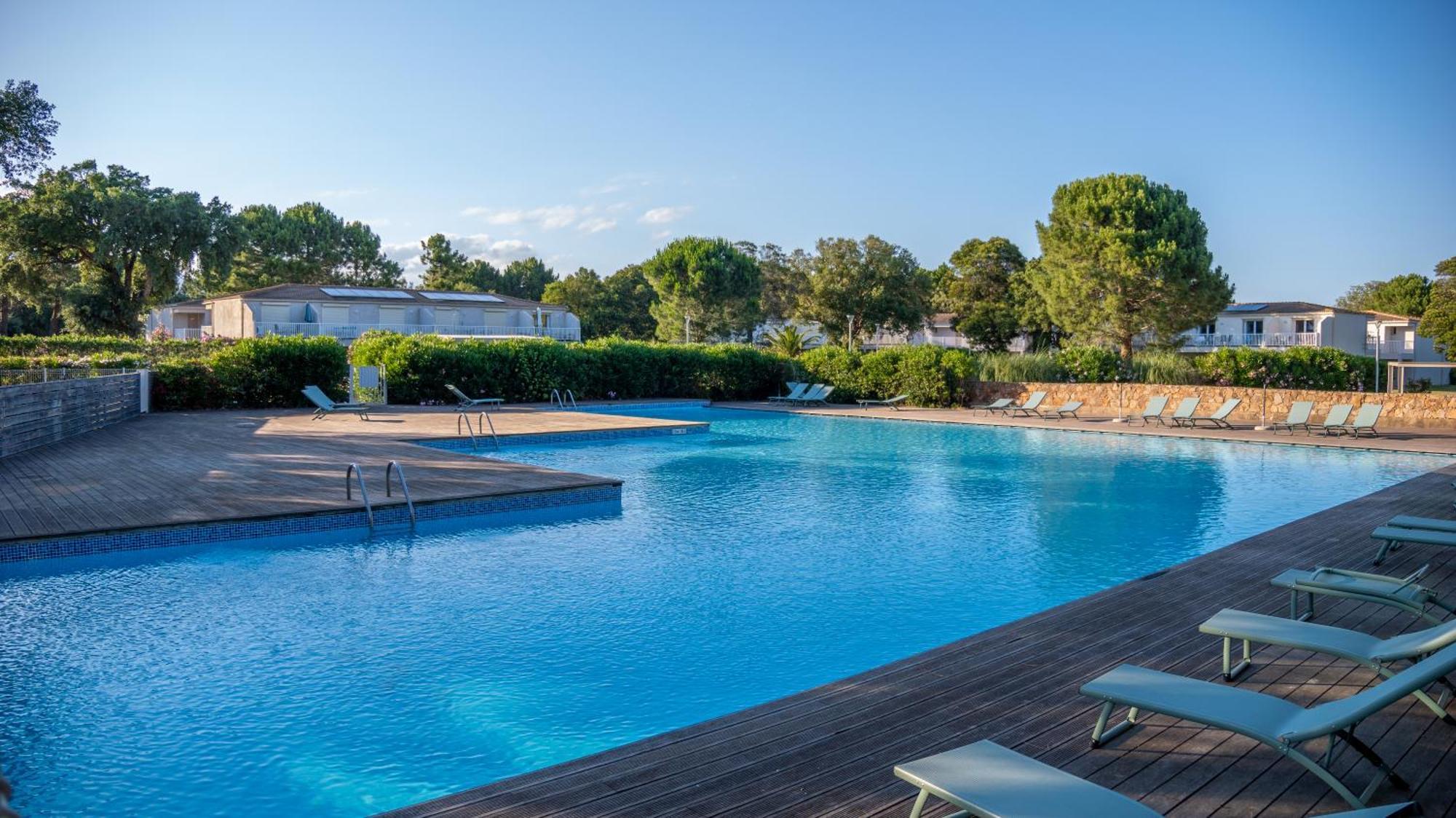 Fiori Di Cala Rossa Residence Hoteliere Lecci Eksteriør billede
